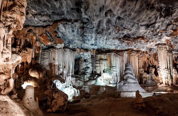 What did the Cango Caves closure cost the Klein Karoo?